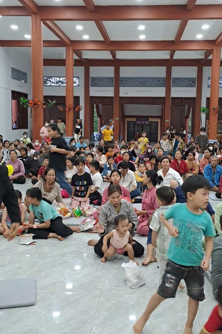 Chùa Đăng Pháp - Bình Phước: Khóa tu Một ngày an lạc và tặng quà Trung Thu