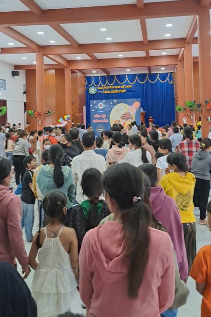 Chùa Đăng Pháp - Bình Phước: Khóa tu Một ngày an lạc và tặng quà Trung Thu