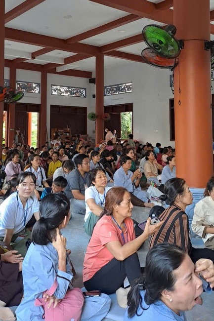 Chùa Đăng Pháp - Bình Phước: Khóa tu Một ngày an lạc và tặng quà Trung Thu