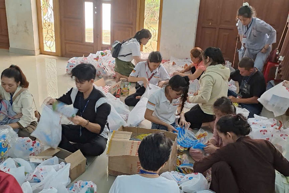 Chùa Đăng Pháp - Bình Phước: Khóa tu Một ngày an lạc và tặng quà Trung Thu