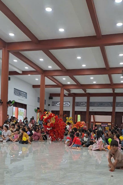 Chùa Đăng Pháp - Bình Phước: Khóa tu Một ngày an lạc và tặng quà Trung Thu