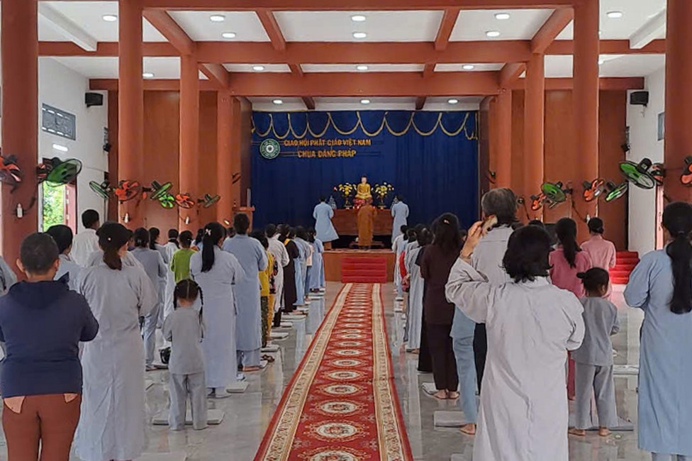 Chùa Đăng Pháp - Bình Phước: Khóa tu Một ngày an lạc và tặng quà Trung Thu