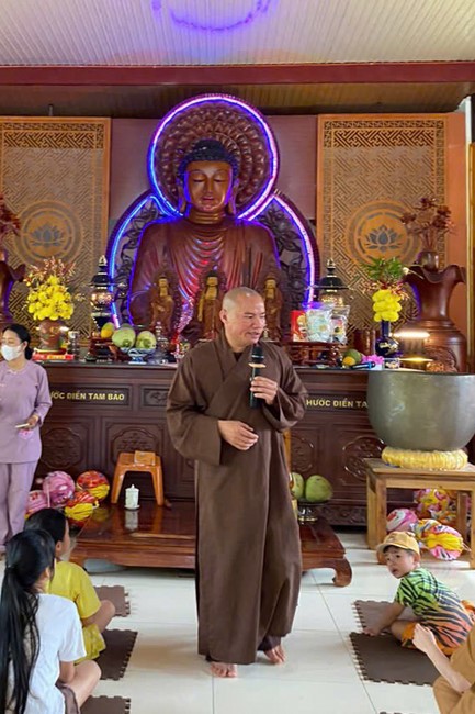 “Returning besides the Buddha on Mid-Autumn Festival for Kids of Suoi Phap Pagoda, Tay Ninh.