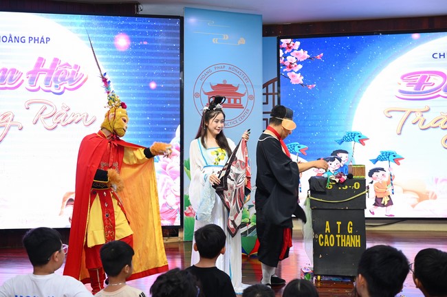 Full-Moon Festival performance program