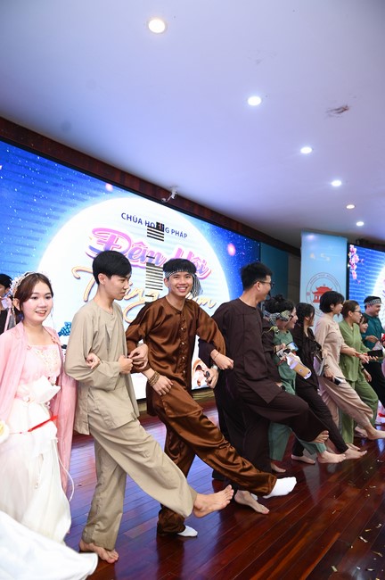 Full-Moon Festival performance program