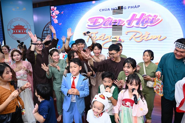 Full-Moon Festival performance program