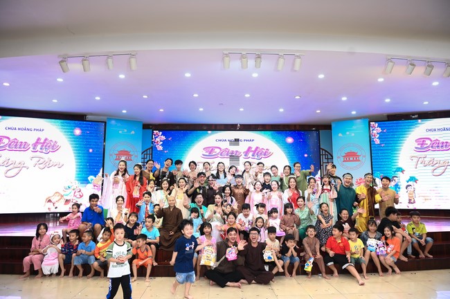 Full-Moon Festival performance program