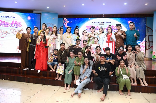 Full-Moon Festival performance program