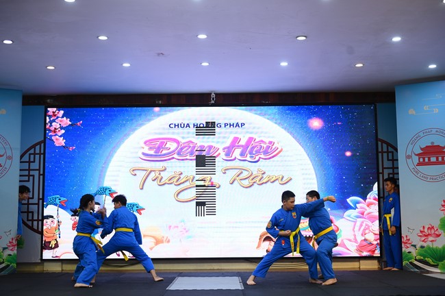 Full-Moon Festival performance program