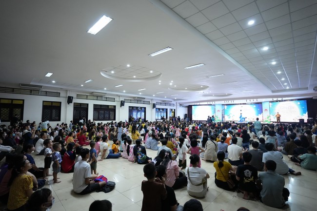 Full-Moon Festival performance program