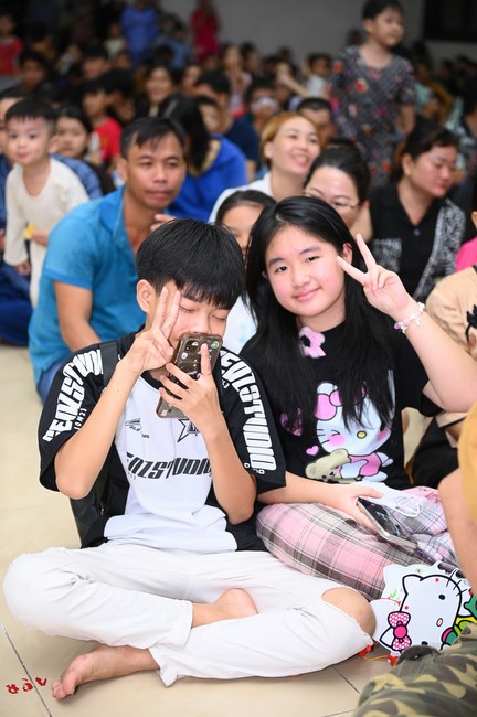 Full-Moon Festival performance program