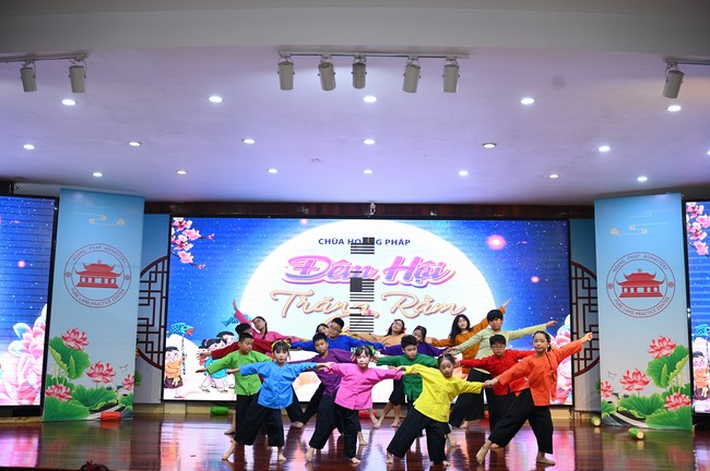 Full-Moon Festival performance program