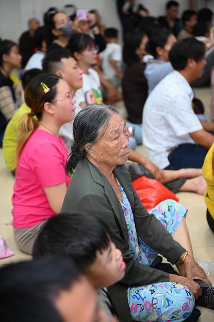 Full-Moon Festival performance program