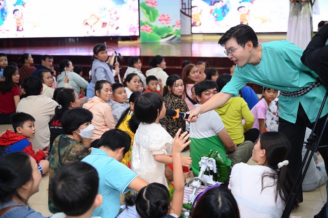 Full-Moon Festival performance program