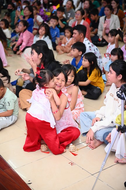 Full-Moon Festival performance program