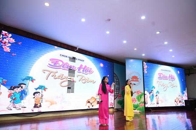 Full-Moon Festival performance program