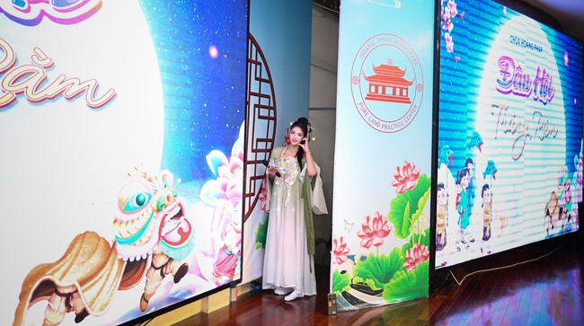 Full-Moon Festival performance program