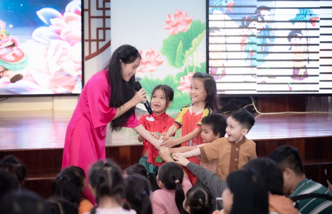 Full-Moon Festival performance program