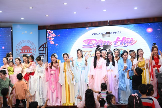 Full-Moon Festival performance program