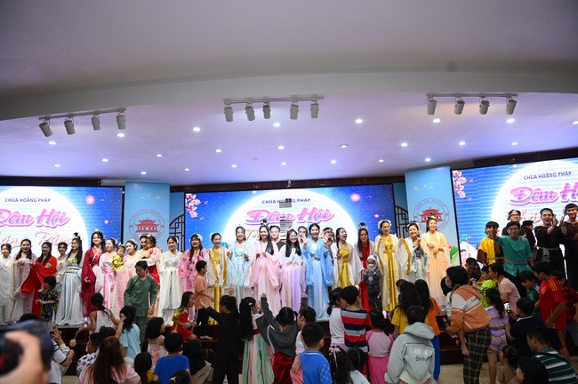 Full-Moon Festival performance program