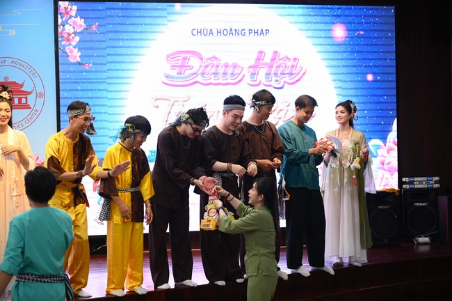 Full-Moon Festival performance program