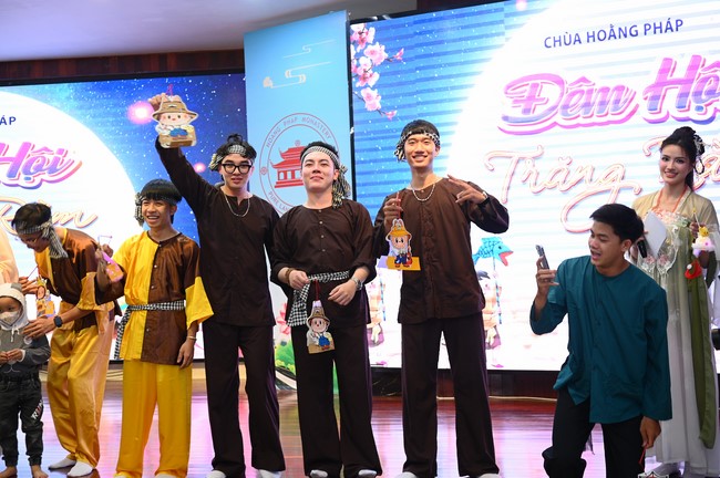 Full-Moon Festival performance program