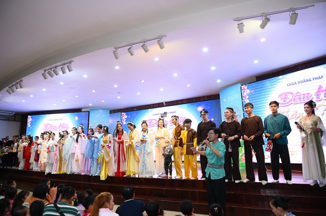 Full-Moon Festival performance program