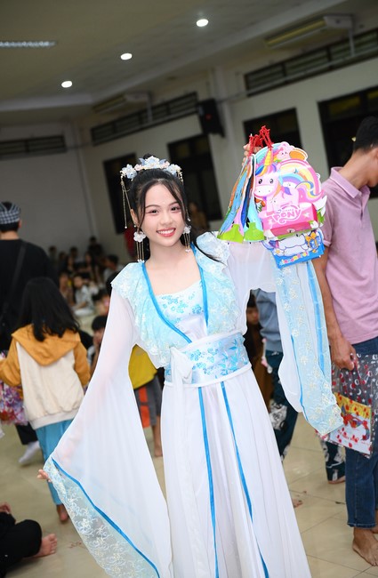 Full-Moon Festival performance program