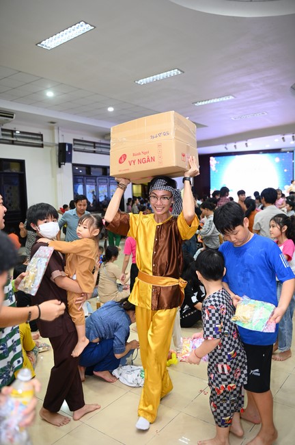 Full-Moon Festival performance program