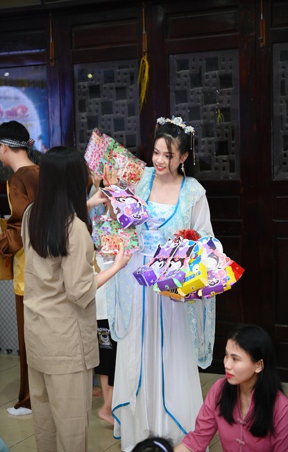 Full-Moon Festival performance program