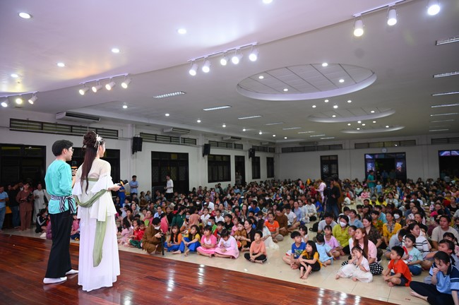 Full-Moon Festival performance program