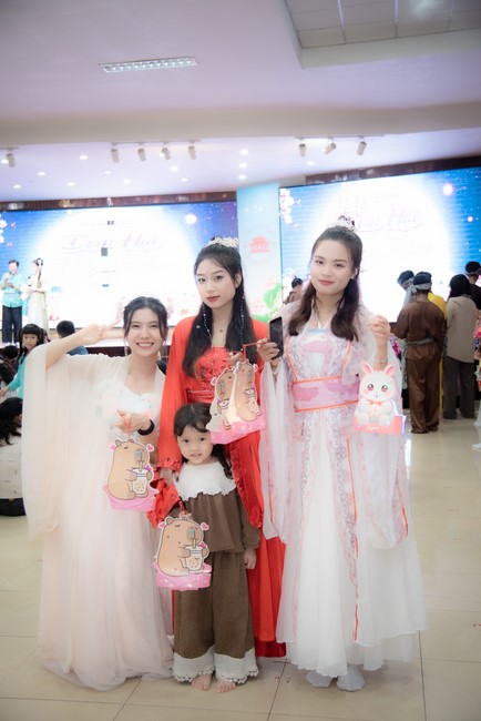 Full-Moon Festival performance program