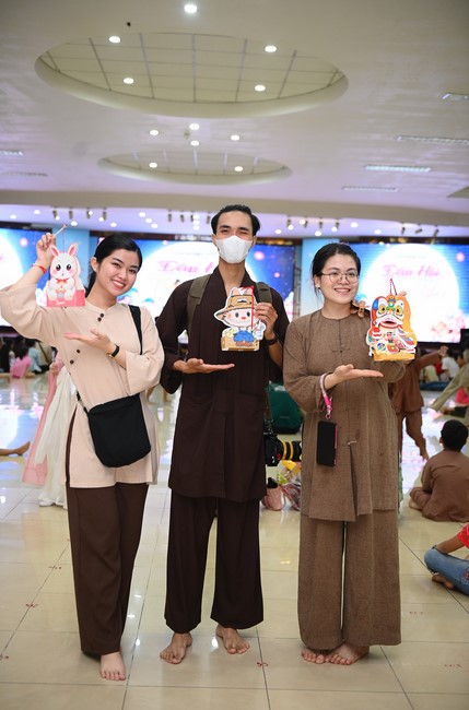 Full-Moon Festival performance program