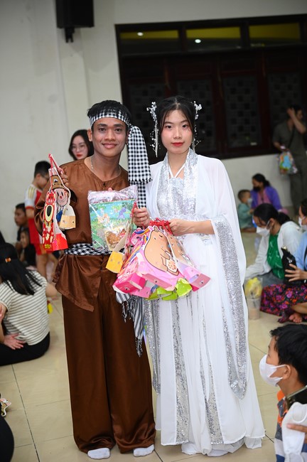 Full-Moon Festival performance program