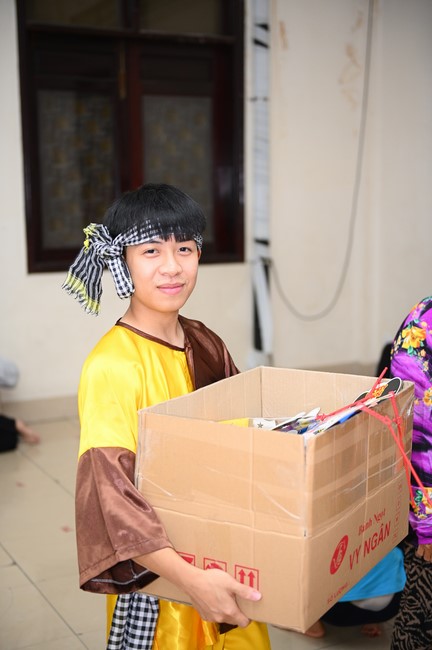 Full-Moon Festival performance program