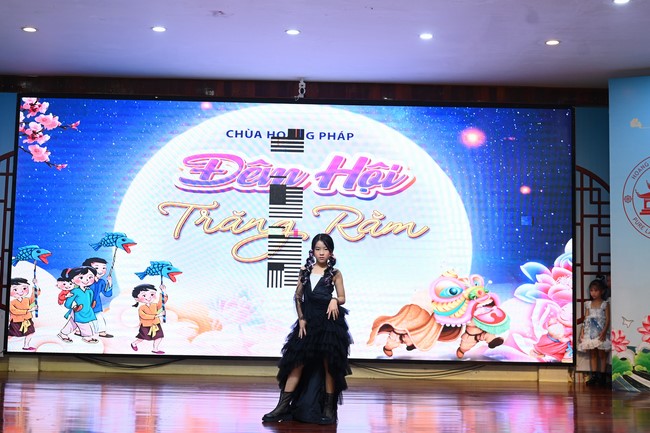 Full-Moon Festival performance program