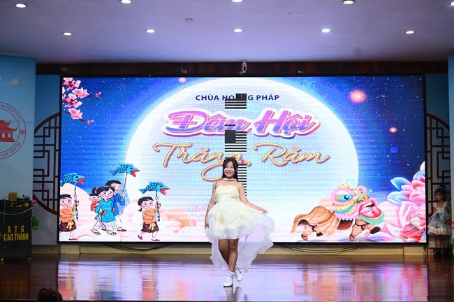 Full-Moon Festival performance program