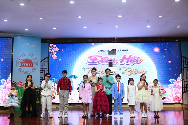 Full-Moon Festival performance program