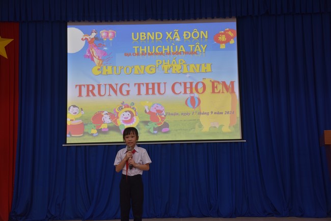 Ban Từ Thiện: Tặng quà Trung Thu cho các em học sinh thuộc xã Đôn Thuận, huyện Trảng Bàng, tỉnh Tây Ninh