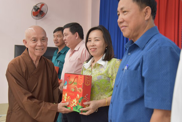 Ban Từ Thiện: Tặng quà Trung Thu cho các em học sinh thuộc xã Đôn Thuận, huyện Trảng Bàng, tỉnh Tây Ninh