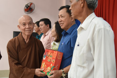 Ban Từ Thiện: Tặng quà Trung Thu cho các em học sinh thuộc xã Đôn Thuận, huyện Trảng Bàng, tỉnh Tây Ninh