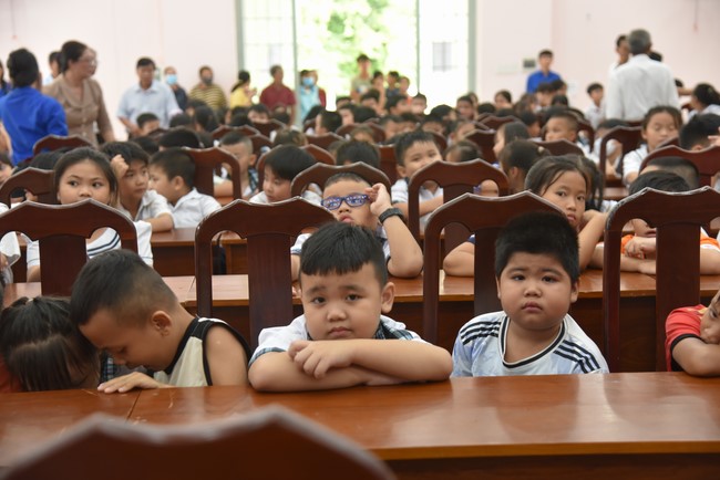 Ban Từ Thiện: Tặng quà Trung Thu cho các em học sinh thuộc xã Đôn Thuận, huyện Trảng Bàng, tỉnh Tây Ninh