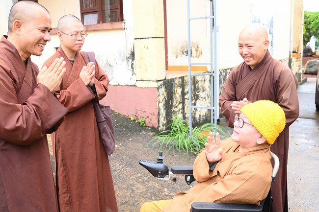 Quỹ đào tạo Tăng tài “Ngộ Chân Tử” cúng dường tại trường Trung cấp Phật học Gia Lai