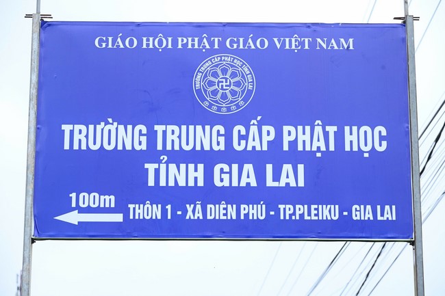 Quỹ đào tạo Tăng tài “Ngộ Chân Tử” cúng dường tại trường Trung cấp Phật học Gia Lai