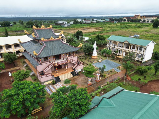 Quỹ đào tạo Tăng tài “Ngộ Chân Tử” cúng dường tại trường Trung cấp Phật học Gia Lai