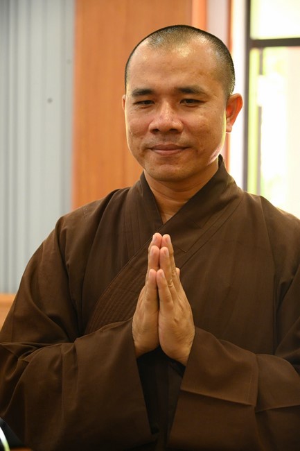 Quỹ đào tạo Tăng tài “Ngộ Chân Tử” cúng dường tại trường Trung cấp Phật học Thừa Thiên Huế và Học viện Phật giáo Việt Nam tại Huế.