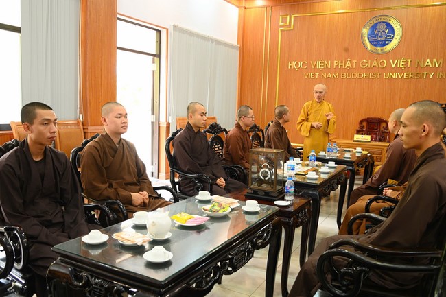 Quỹ đào tạo Tăng tài “Ngộ Chân Tử” cúng dường tại trường Trung cấp Phật học Thừa Thiên Huế và Học viện Phật giáo Việt Nam tại Huế.