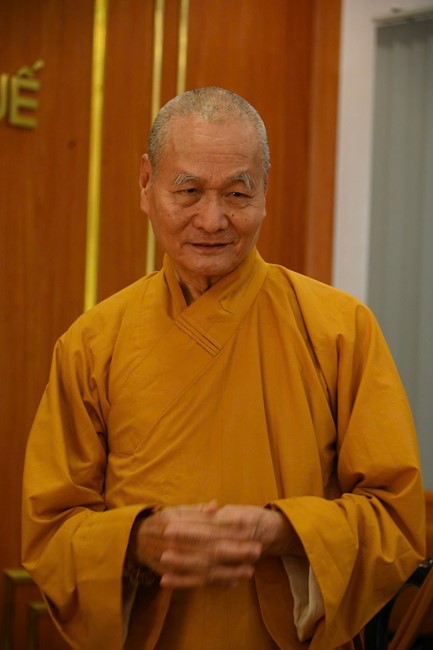 Quỹ đào tạo Tăng tài “Ngộ Chân Tử” cúng dường tại trường Trung cấp Phật học Thừa Thiên Huế và Học viện Phật giáo Việt Nam tại Huế.