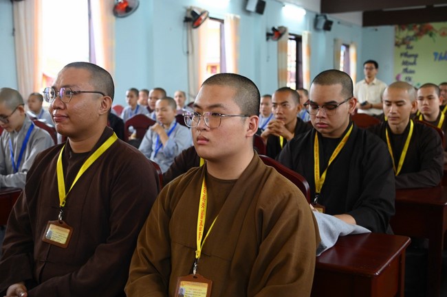 Quỹ đào tạo Tăng tài “Ngộ Chân Tử” cúng dường tại trường Trung cấp Phật học Đà Nẵng