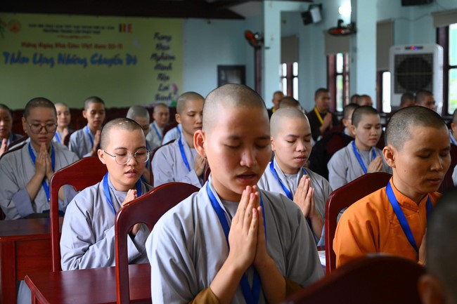 Quỹ đào tạo Tăng tài “Ngộ Chân Tử” cúng dường tại trường Trung cấp Phật học Đà Nẵng